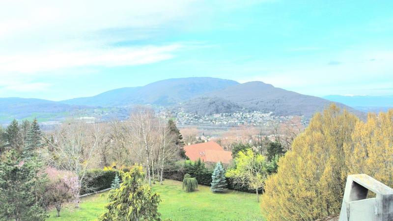 Maison - 840 m² - 9 pièces