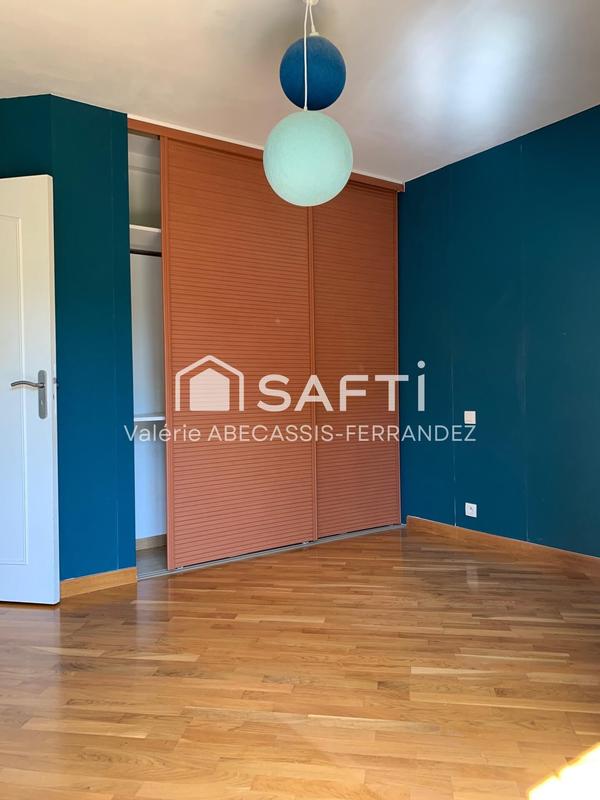 Maison - 215 m² - 7 pièces