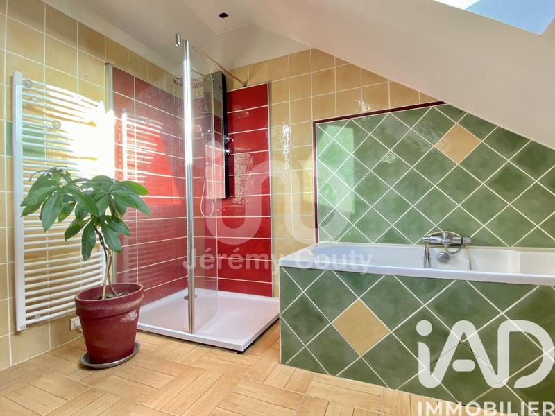 Maison - 243 m² - 7 pièces