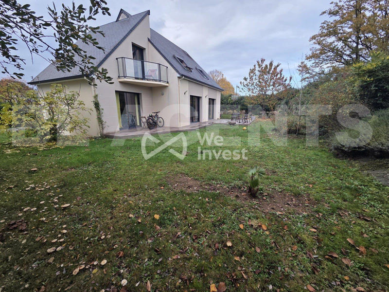 Maison - 180 m² - 9 pièces