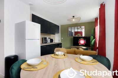 Chambre - 11 m² - 1 pièce