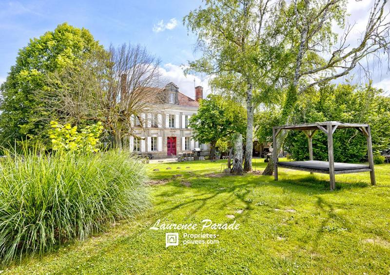 Maison - 590 m² - 19 pièces