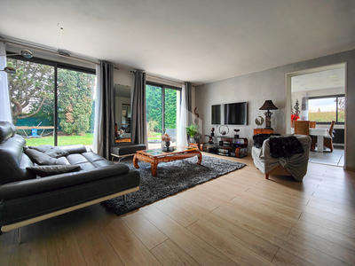 Maison - 161 m² - 8 pièces