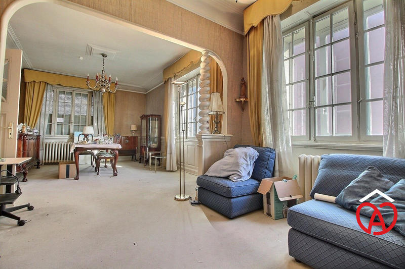 Maison - 408 m² - 17 pièces