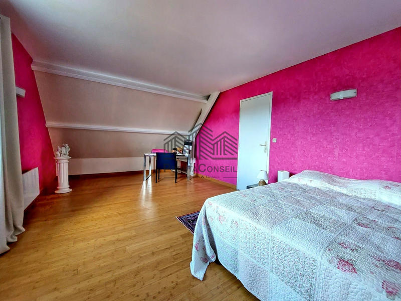 Maison - 214 m² - 7 pièces