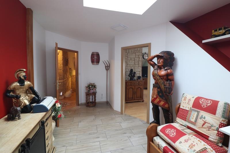Maison - 251 m² - 6 pièces