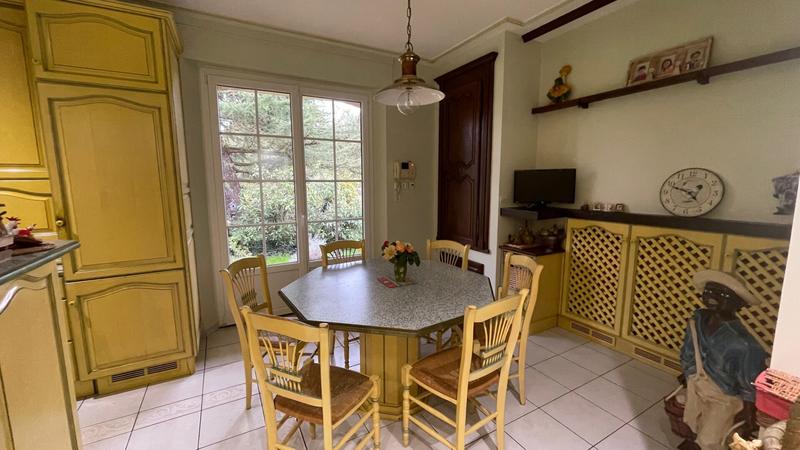 Maison - 212 m² - 8 pièces