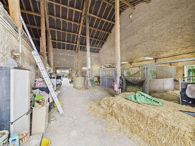 Corps de ferme - 262 m² - 6 pièces