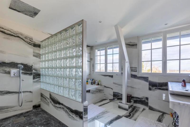 Propriété - 450 m² - 8 pièces