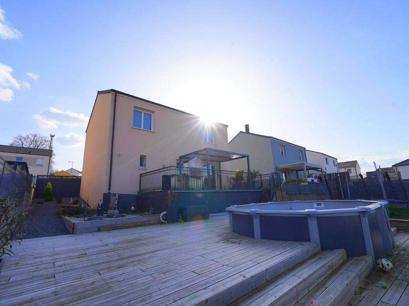 Maison - 110 m² - 6 pièces