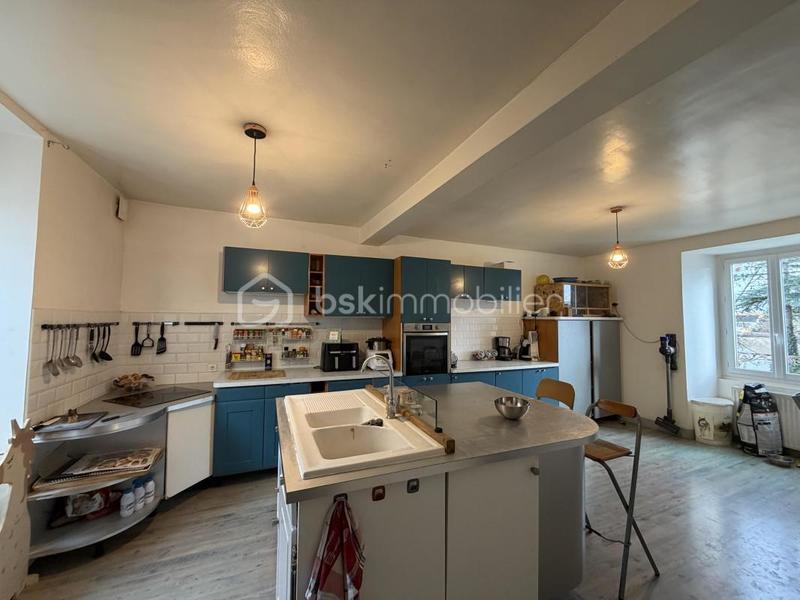 Maison - 230 m² - 6 pièces