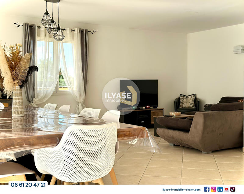 Maison - 220 m² - 5 pièces