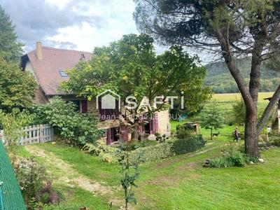 Maison - 258 m² - 11 pièces