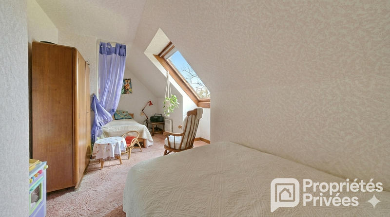 Maison - 170 m² - 9 pièces