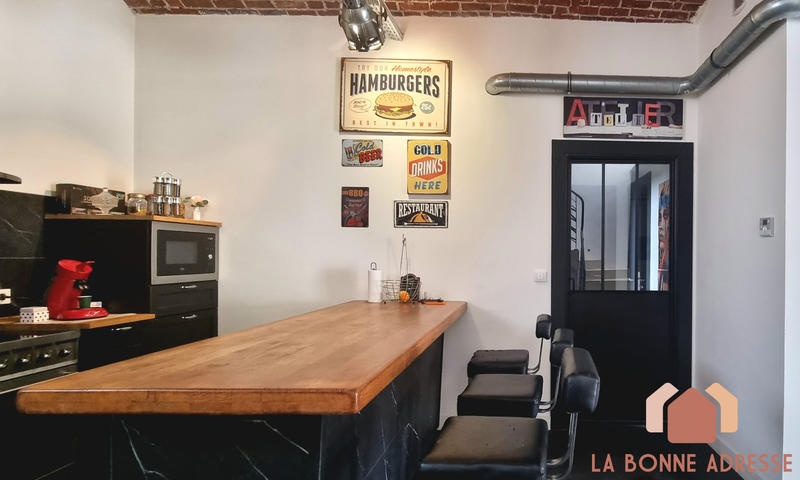 Loft - 205 m² - 5 pièces