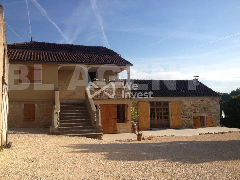 Maison - 200 m² - 8 pièces