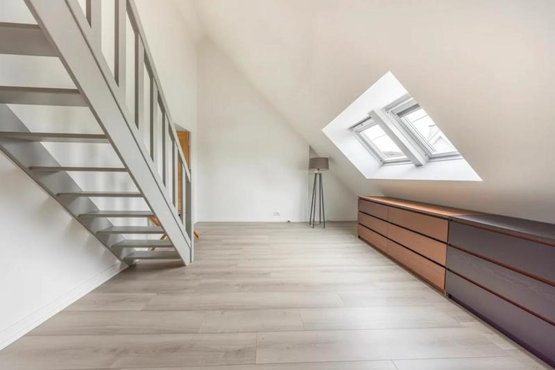 Maison - 250 m² - 8 pièces