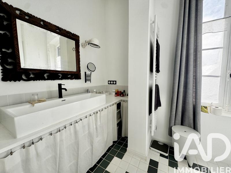 Maison - 217 m² - 7 pièces