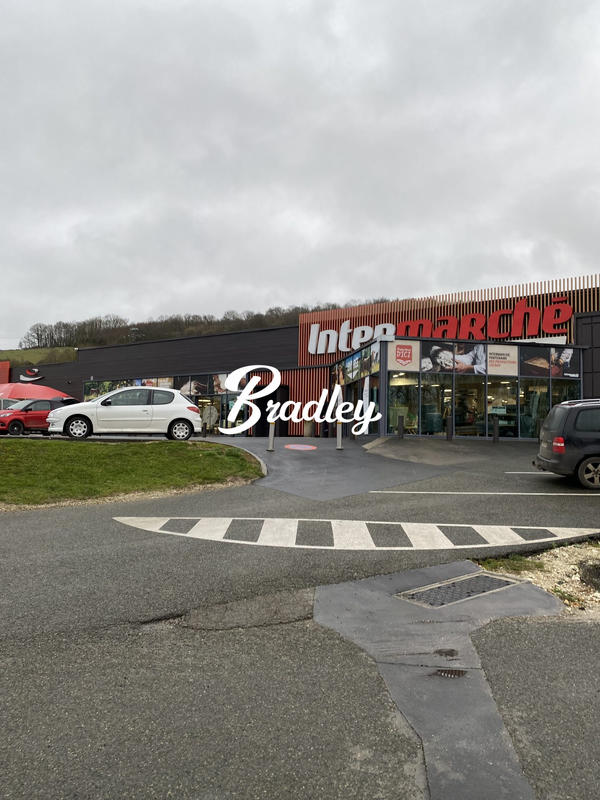 Local commercial - 5 000 m²