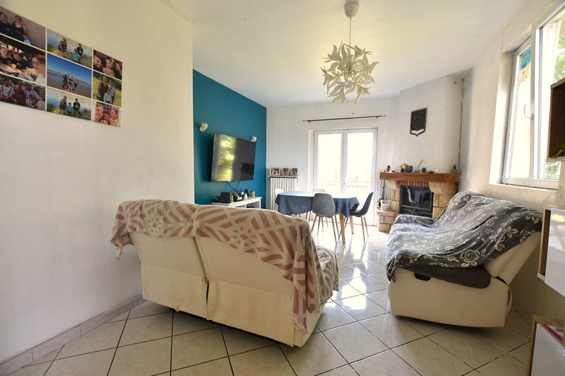 Maison - 151 m² - 9 pièces