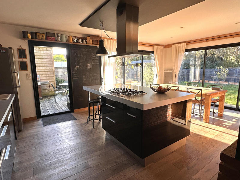 Maison contemporaine - 204 m² - 7 pièces