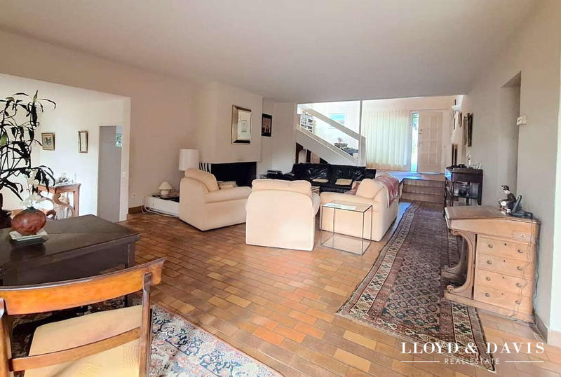 Villa - 237 m² - 8 pièces