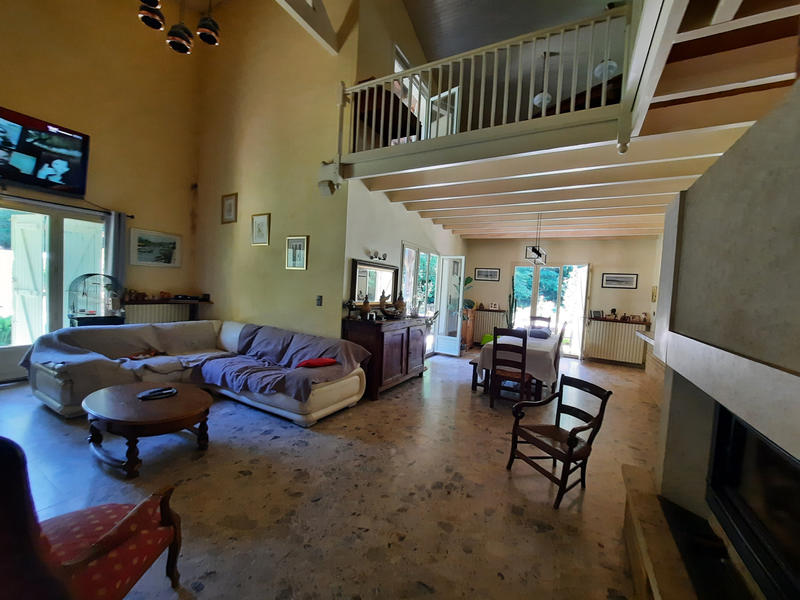 Maison - 313 m² - 7 pièces