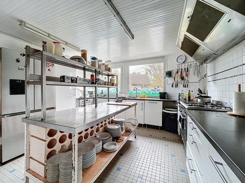 Propriété - 450 m² - 17 pièces