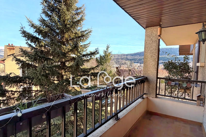 Appartement - 80 m² - 4 pièces