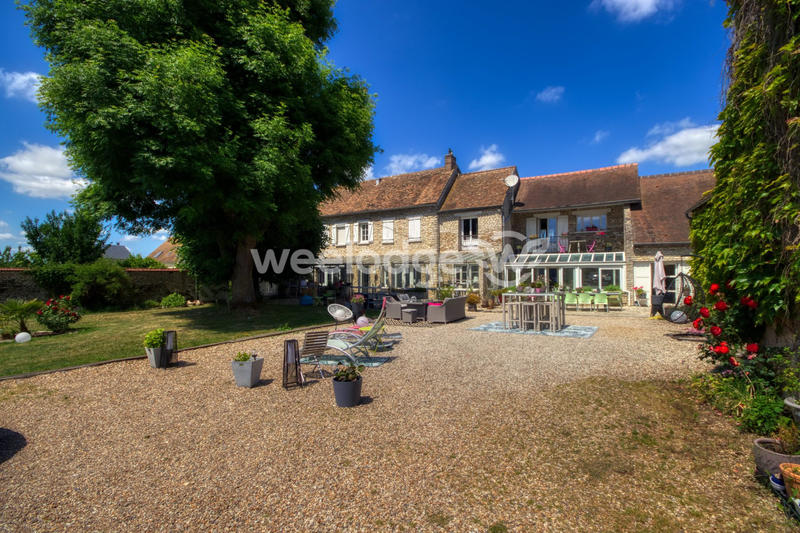 Maison - 450 m² - 13 pièces