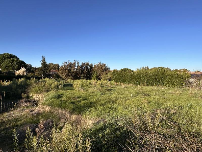 Terrain constructible - 1 670 m²