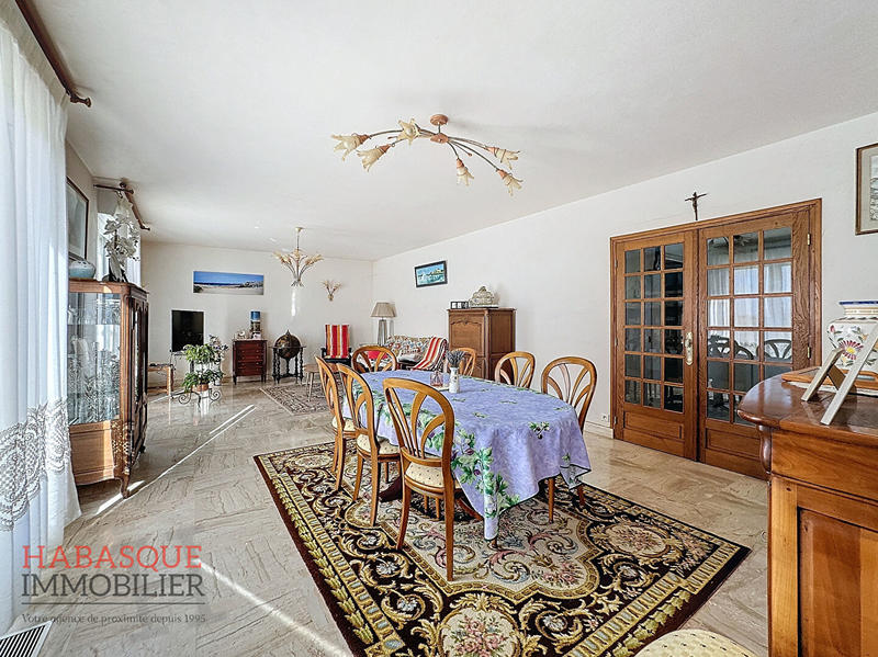 Maison - 178 m² - 9 pièces