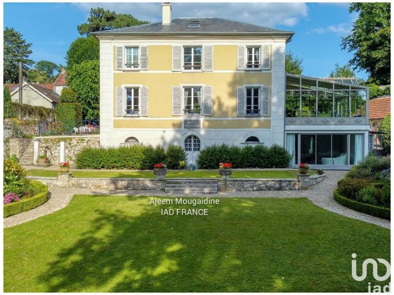 Maison - 226 m² - 9 pièces