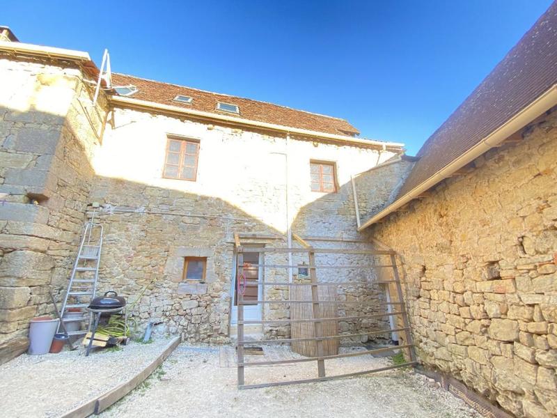 Propriété - 217 m² - 10 pièces