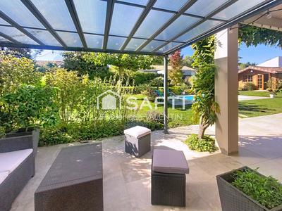 Maison - 160 m² - 5 pièces