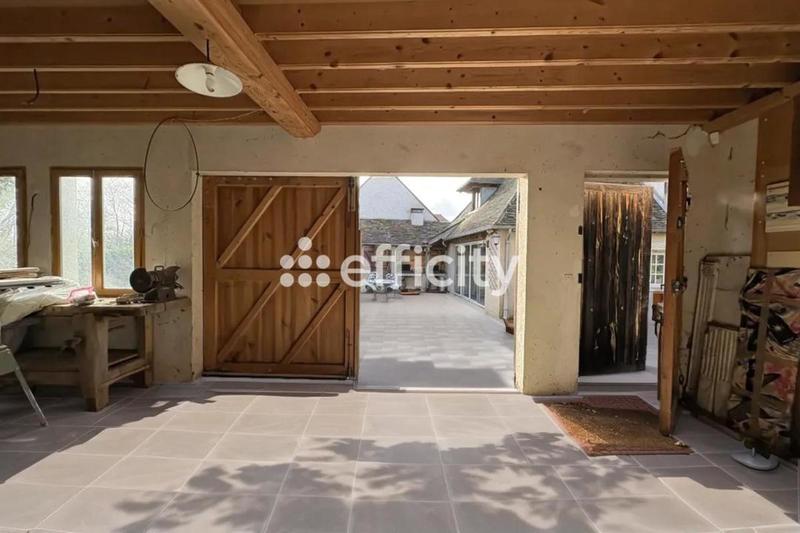 Maison - 240 m² - 9 pièces