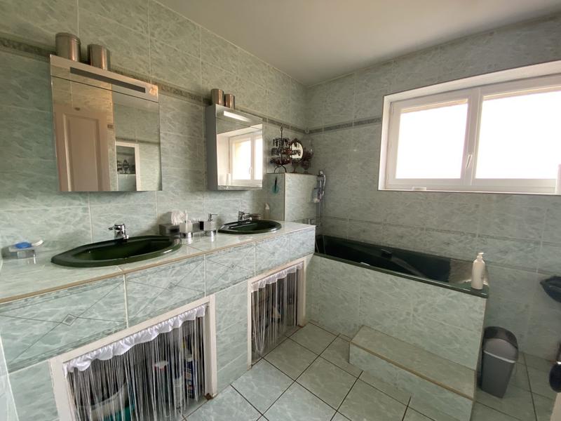 Maison - 211 m² - 7 pièces