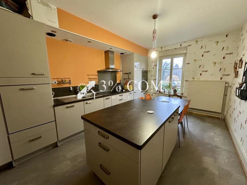 Maison - 210 m² - 10 pièces