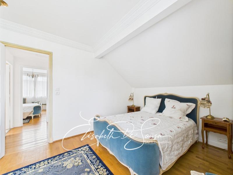 Maison - 152 m² - 8 pièces