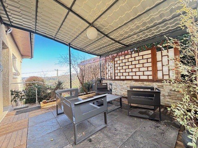 Maison - 204 m² - 9 pièces