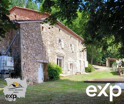 Maison - 171 m² - 7 pièces