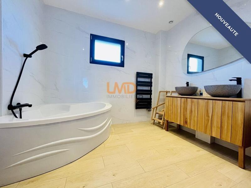 Maison - 104 m² - 4 pièces