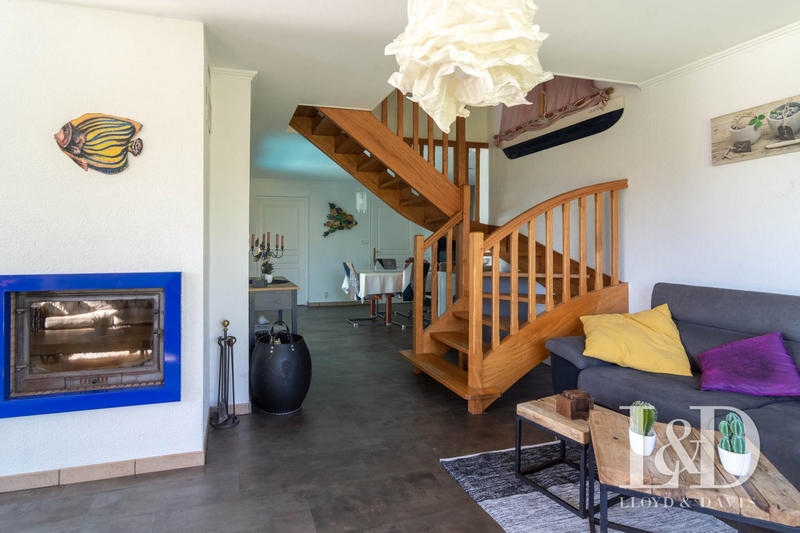 Maison contemporaine - 204 m² - 6 pièces