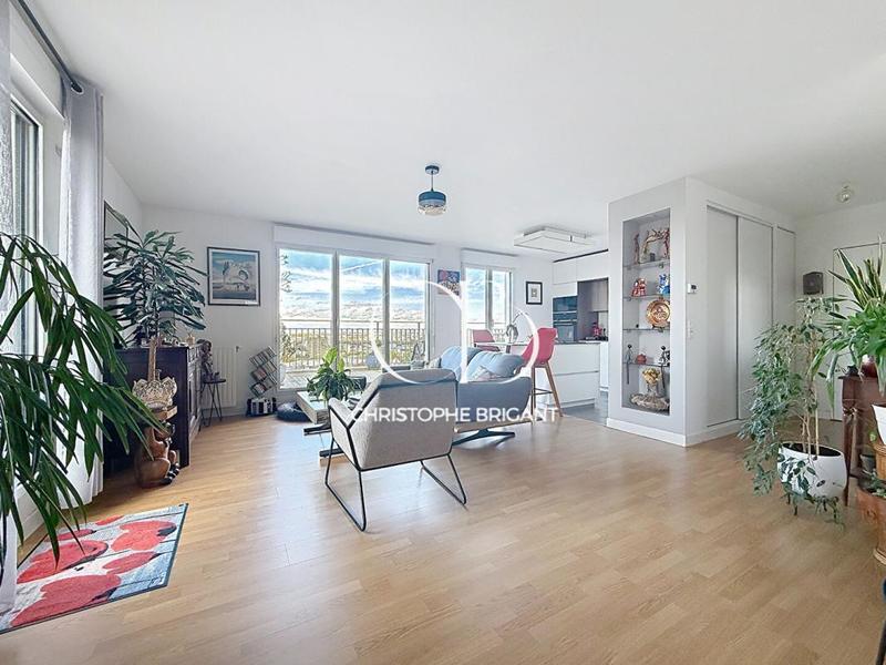 Appartement - 82 m² - 4 pièces