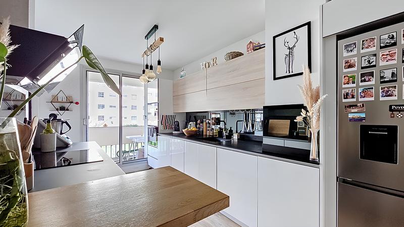 Appartement - 90 m² - 5 pièces