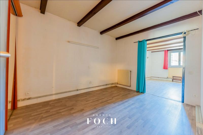 Maison - 185 m² - 7 pièces