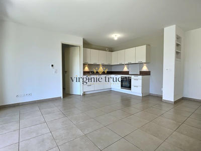 Appartement - 77 m² - 4 pièces