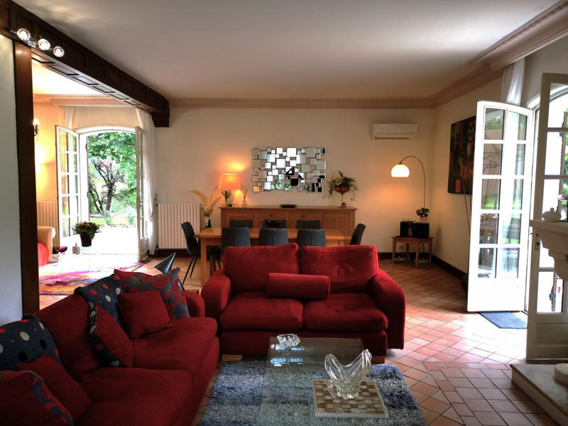 Villa - 271 m² - 6 pièces