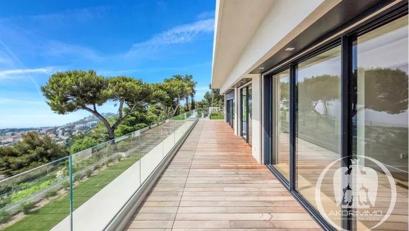 Villa - 238 m² - 5 pièces