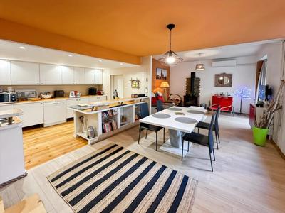 Maison - 268 m² - 9 pièces